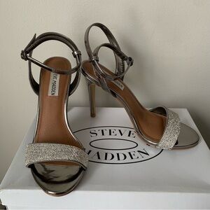 Steve Madden Rhinestone and Silver Ankle-strap sandal Heels Size 8